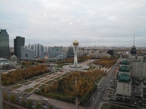 アスタナ 
国土の広いカザフスタン、アルマトイ からアスタナへは寝台列車で...