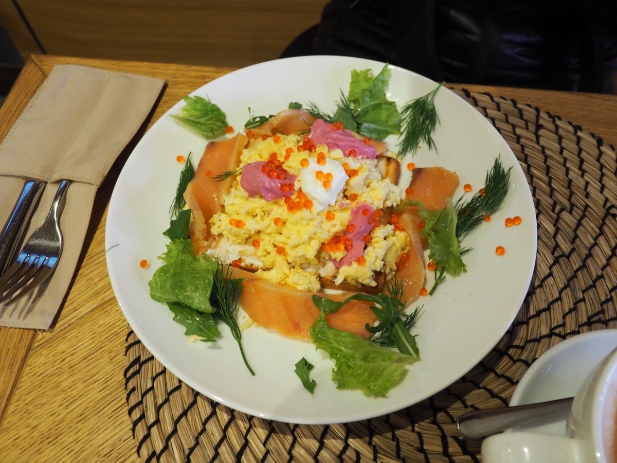 アスタナ 
国土の広いカザフスタン、アルマトイ からアスタナへは寝台列車で...