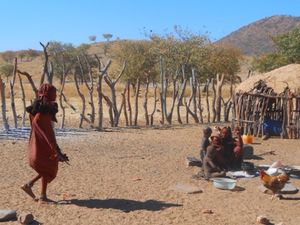 オプウォ
ナミビアの首都ウィントフックから北にレンタカーを走らせること70...