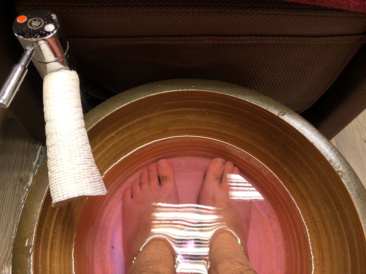 昼食は「春梅子餐庁」で頂き、「足つぼマッサージ」と「中正紀念堂」を周ってツ...