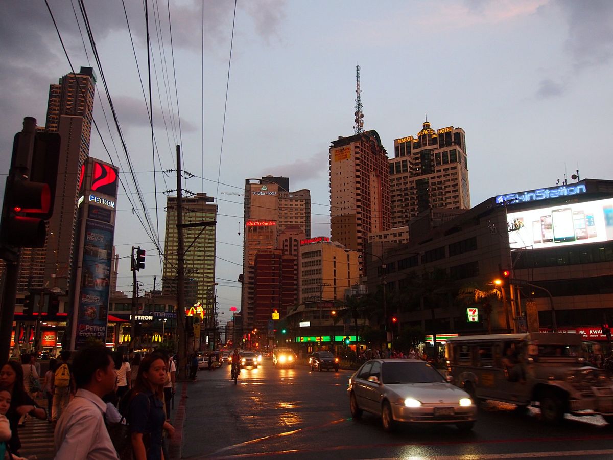 マニラ
スペイン統治時代の景色や建物が、色濃く残る街をぶらぶら