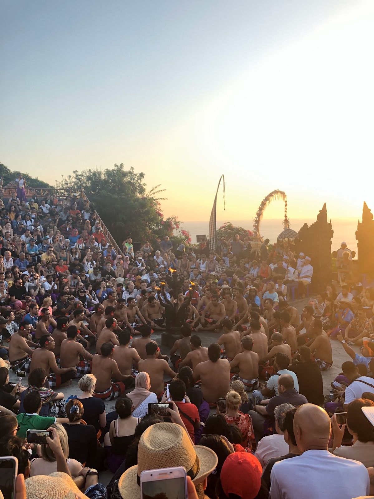 ケチャダンスは圧巻！