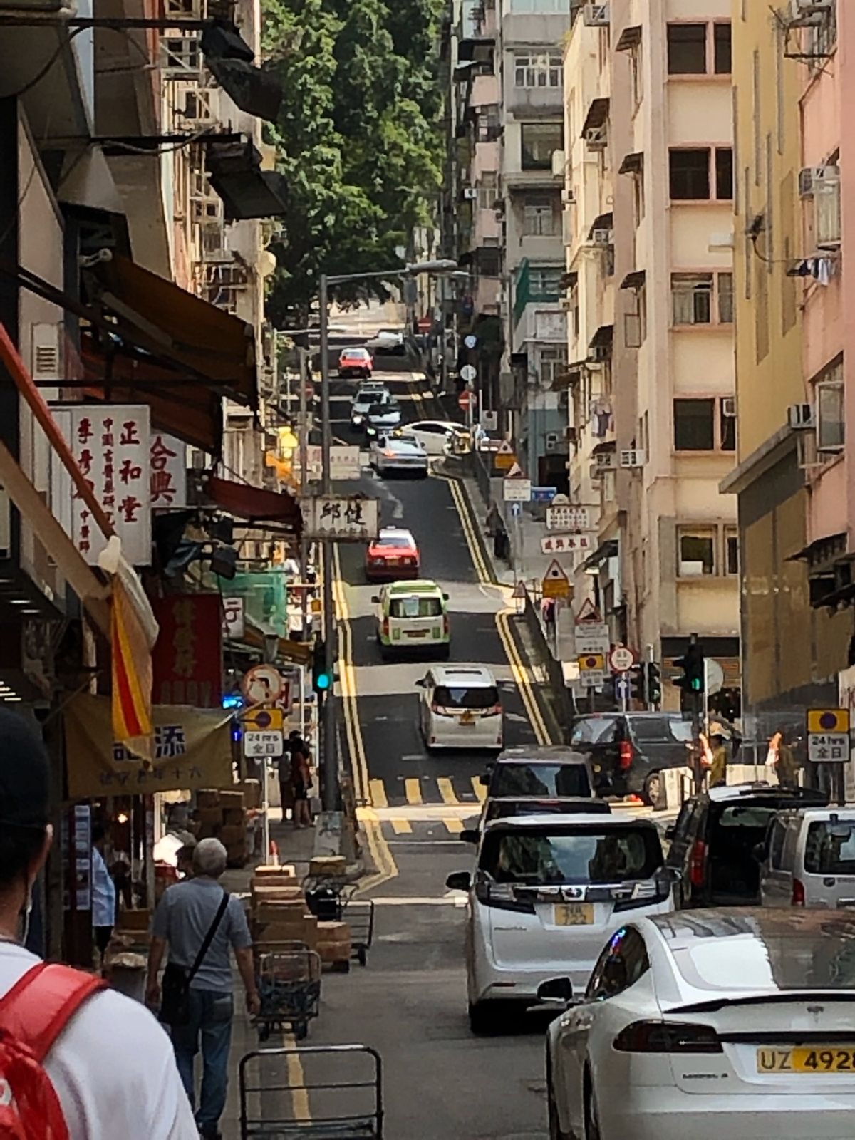 香港天心食べ歩き
香港ってなんか細長いバスもトラムも建物も