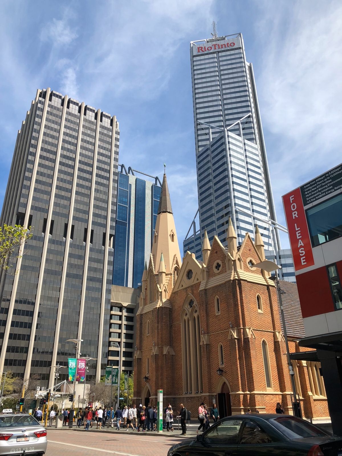 パース なんて、会社の出張でなければなかなか来れないよね
ロンドンコートな...