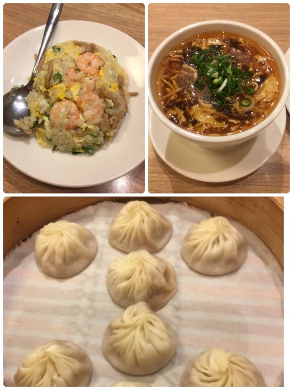 台湾・台北「台風の台北旅行」の写真：鼎泰豊は営業してた！ビールを飲んで現金当...