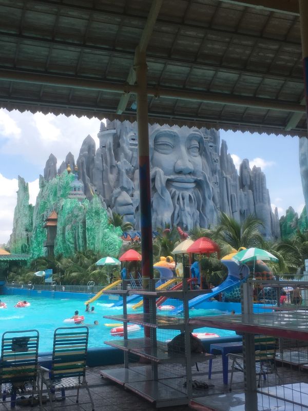 ベトナム・ダナン「ベトナム３都市旅行」の写真：コンセプト謎なテーマパーク
ワニ釣り楽しかった