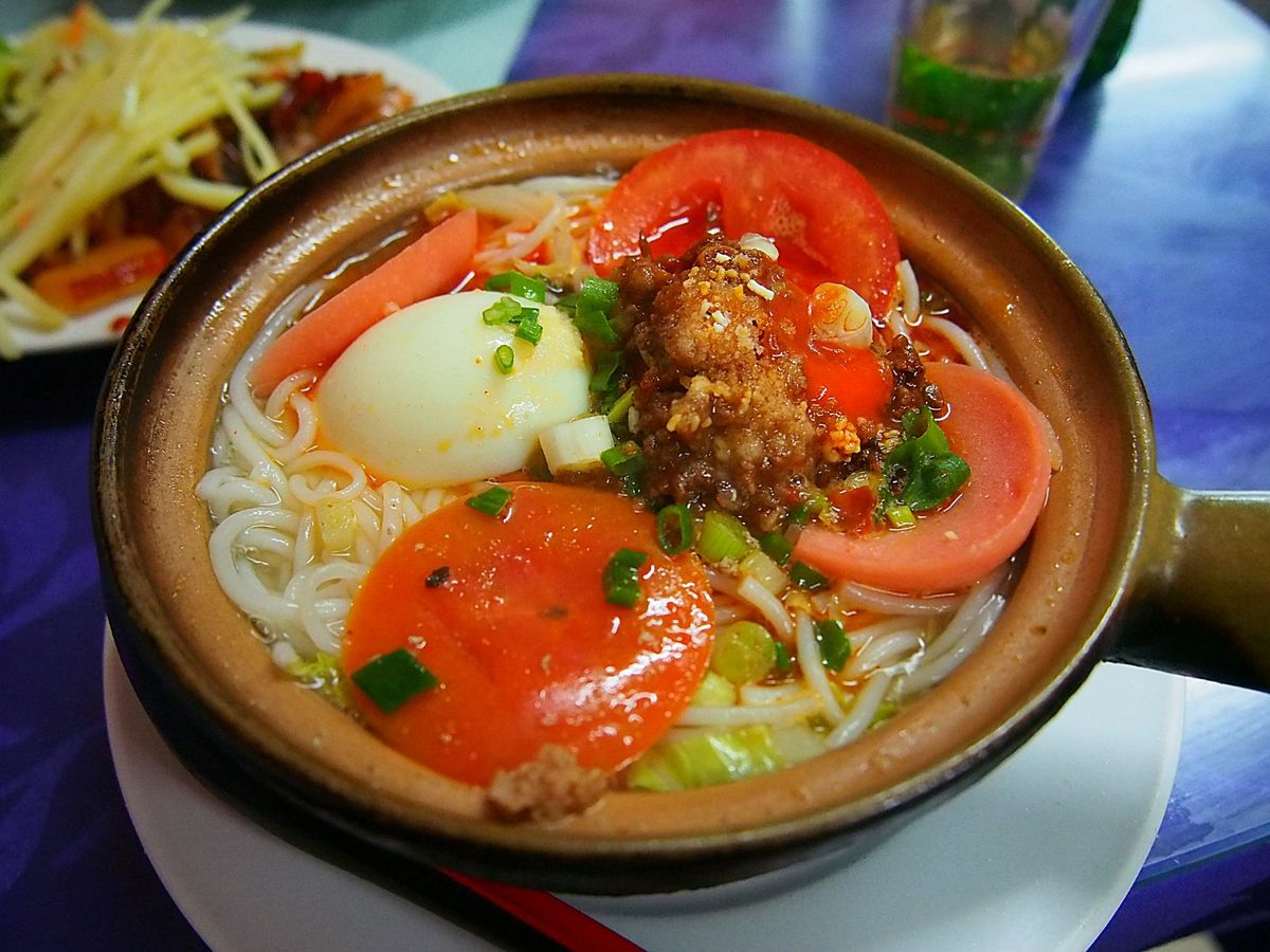 昆明市
多くの少数民族が住む昆明には、独特の名物料理が多数あります
中でも...