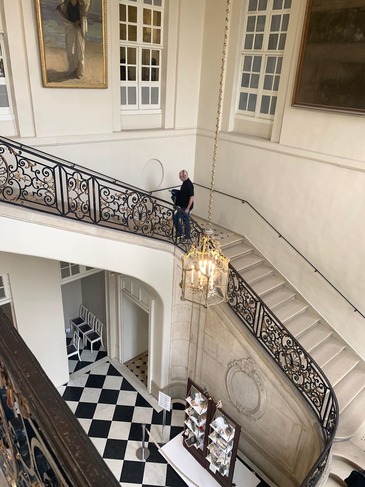 ロダン美術館。
オルセー美術館から近く徒歩で5分？くらいでした。
初めて行...