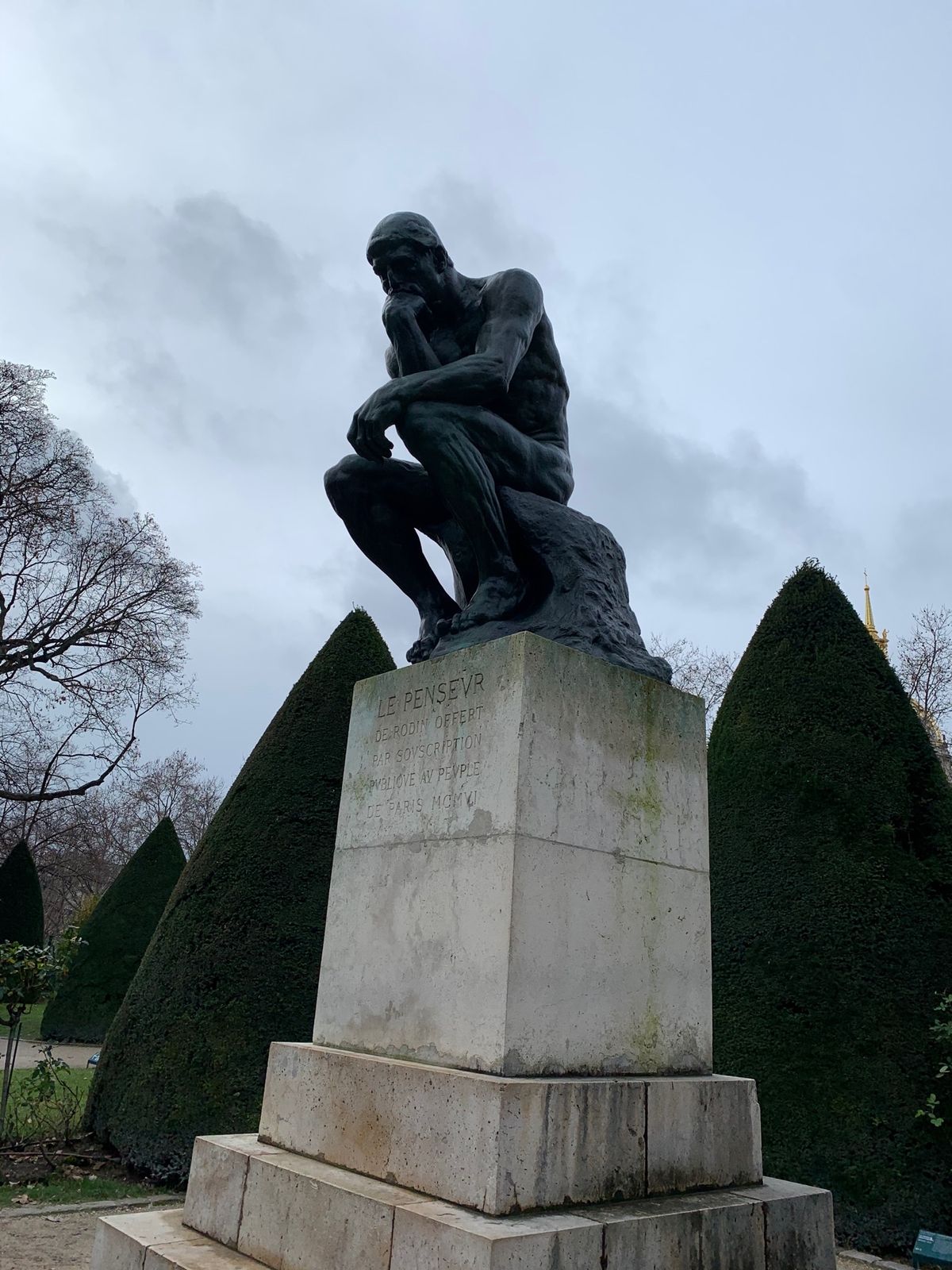 ロダン美術館。
オルセー美術館から近く徒歩で5分？くらいでした。
初めて行...