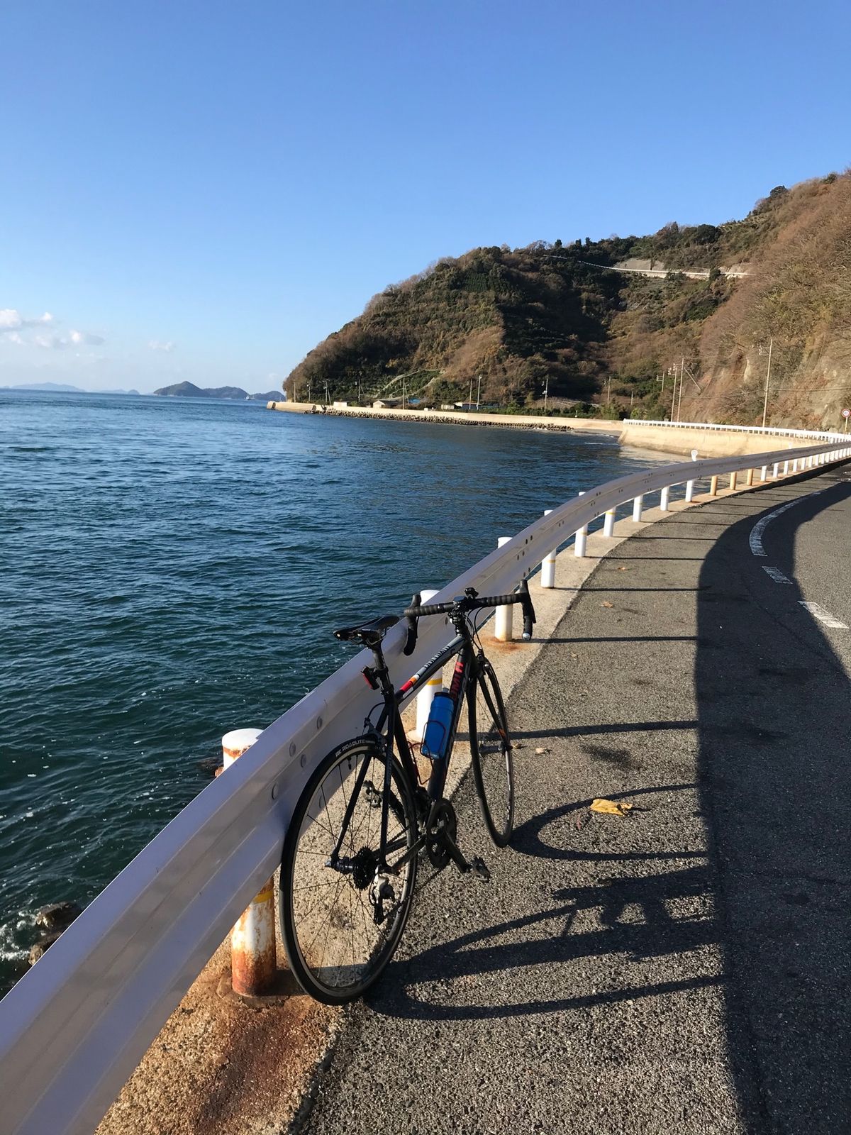 2日目はとびしま海道。岡村島から大崎下島、豊島、上蒲刈島、下蒲刈島を経て呉...