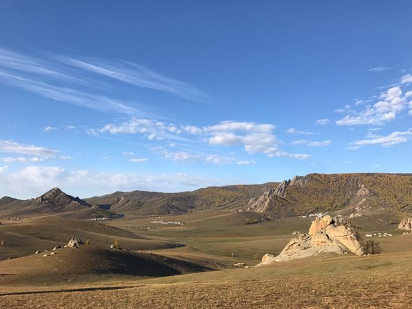 モンゴル国・ウランバートル　「モンゴル旅」の写真：モンゴルは青空とだだっ広い草原が魅力的。...