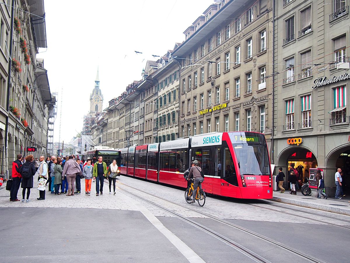 ベルン
首都ベルンは小さくて趣深い街
通りの至るところにある16世紀の噴水...