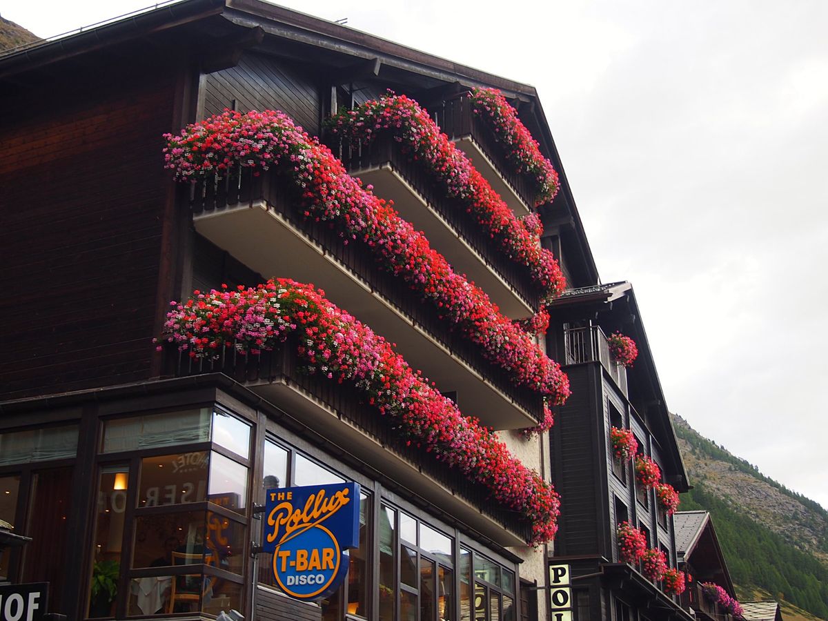 ツェルマット
この街はマッターホルンの街
有名なスキーリゾートでもあります...