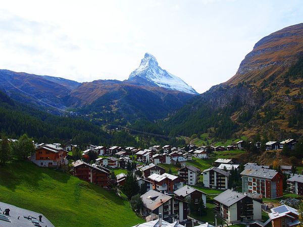 スイス・ツェルマット「スイス　アルプスの山々への誘い」の写真：ツェルマット
この街はマッターホルンの街...