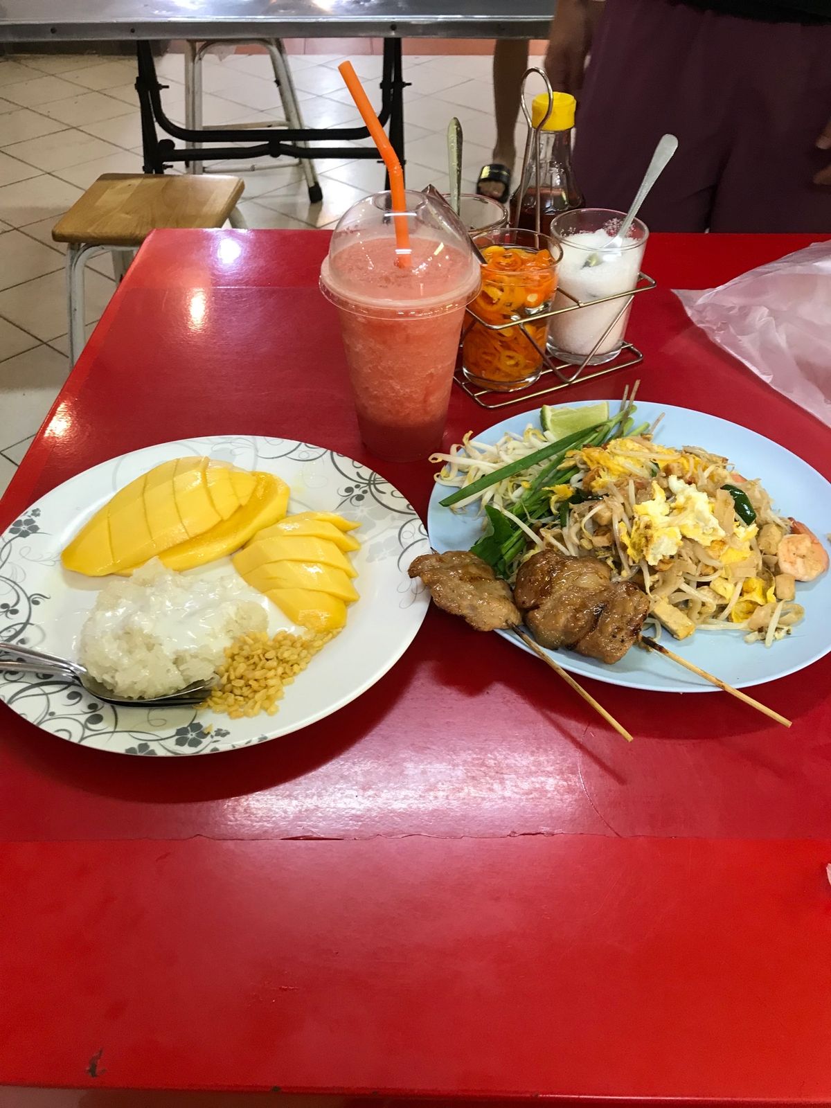 バーンカニタのランチ、ソンブーンのプーパッポンカレー、トンロー駅近くの屋台...