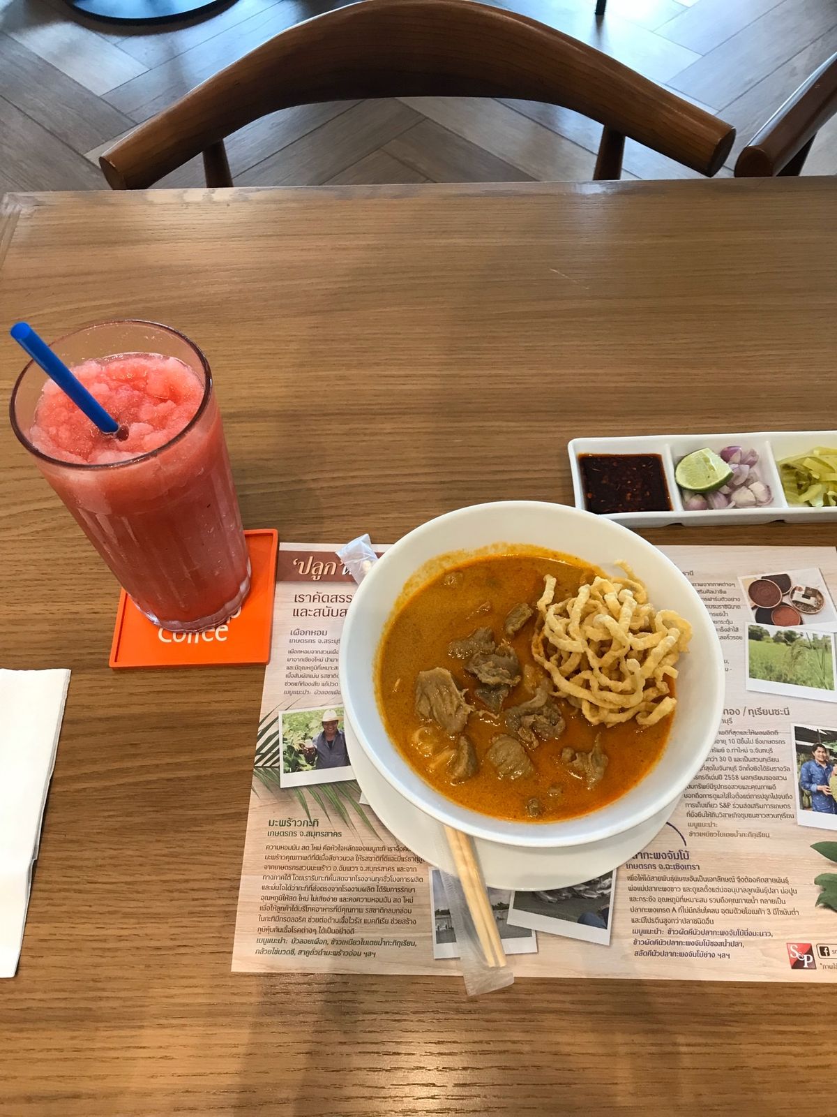 ピンシャークフィンのふかひれスープ、S&Pのカオソイ、タイラーメン(クイッ...