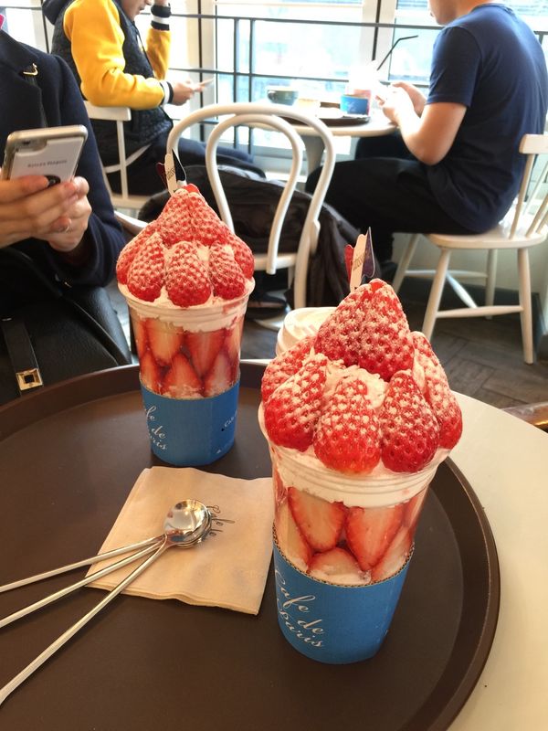 大韓民国 (韓国)・韓国ソウル「韓国旅行」の写真：当時から有名だったいちごのパフェ！
お客...