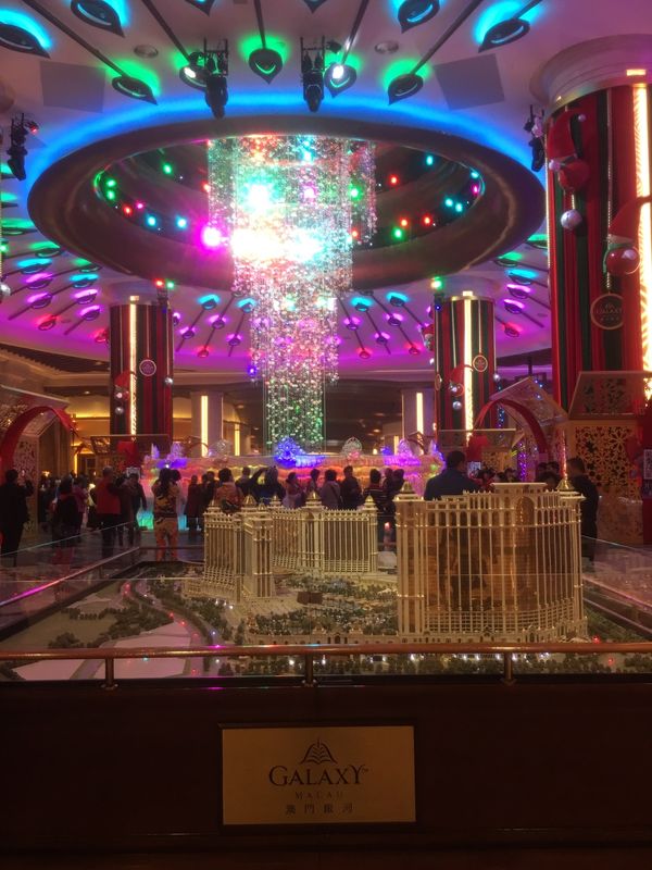 マカオ・マカオ「初めてのマカオ旅」の写真：バブリーな世界
中国人観光客だらけ