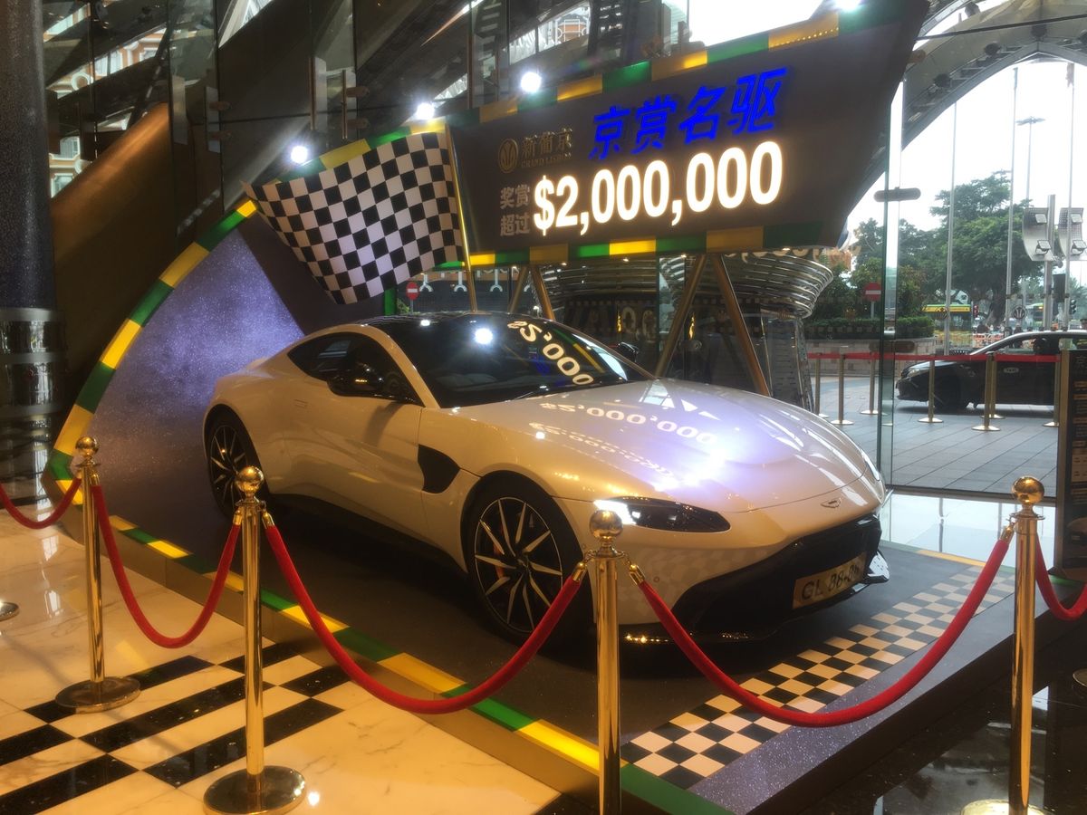 バブリーな世界
中国人観光客だらけ