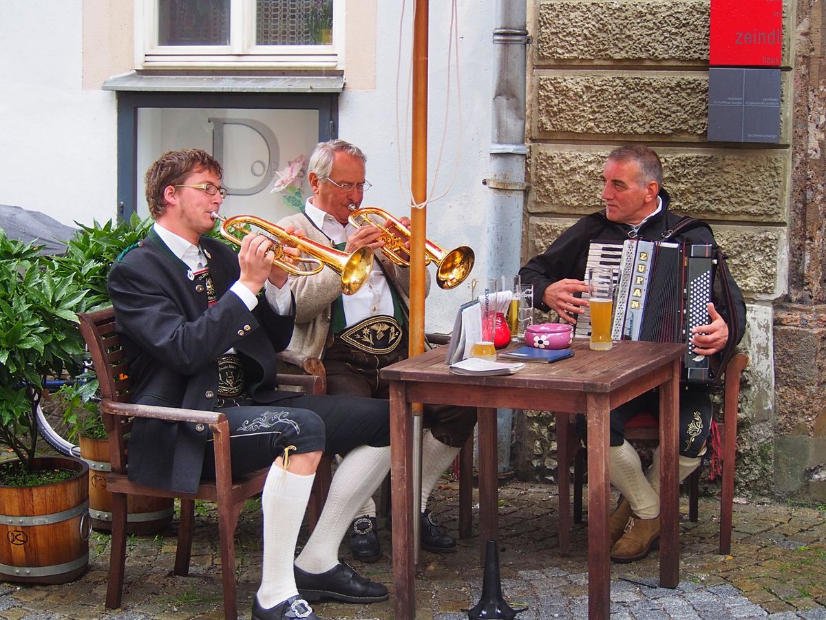ハルインチロル
小さな街のなかに音楽が響き渡り、優しくて素敵な街でした