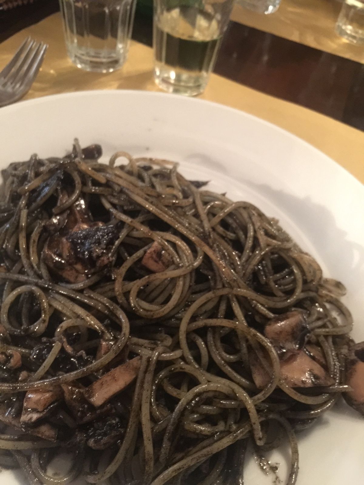 最終日のパスタ！
ベネツィア。
イカスミパスタ本当ーに美味しかったです…。