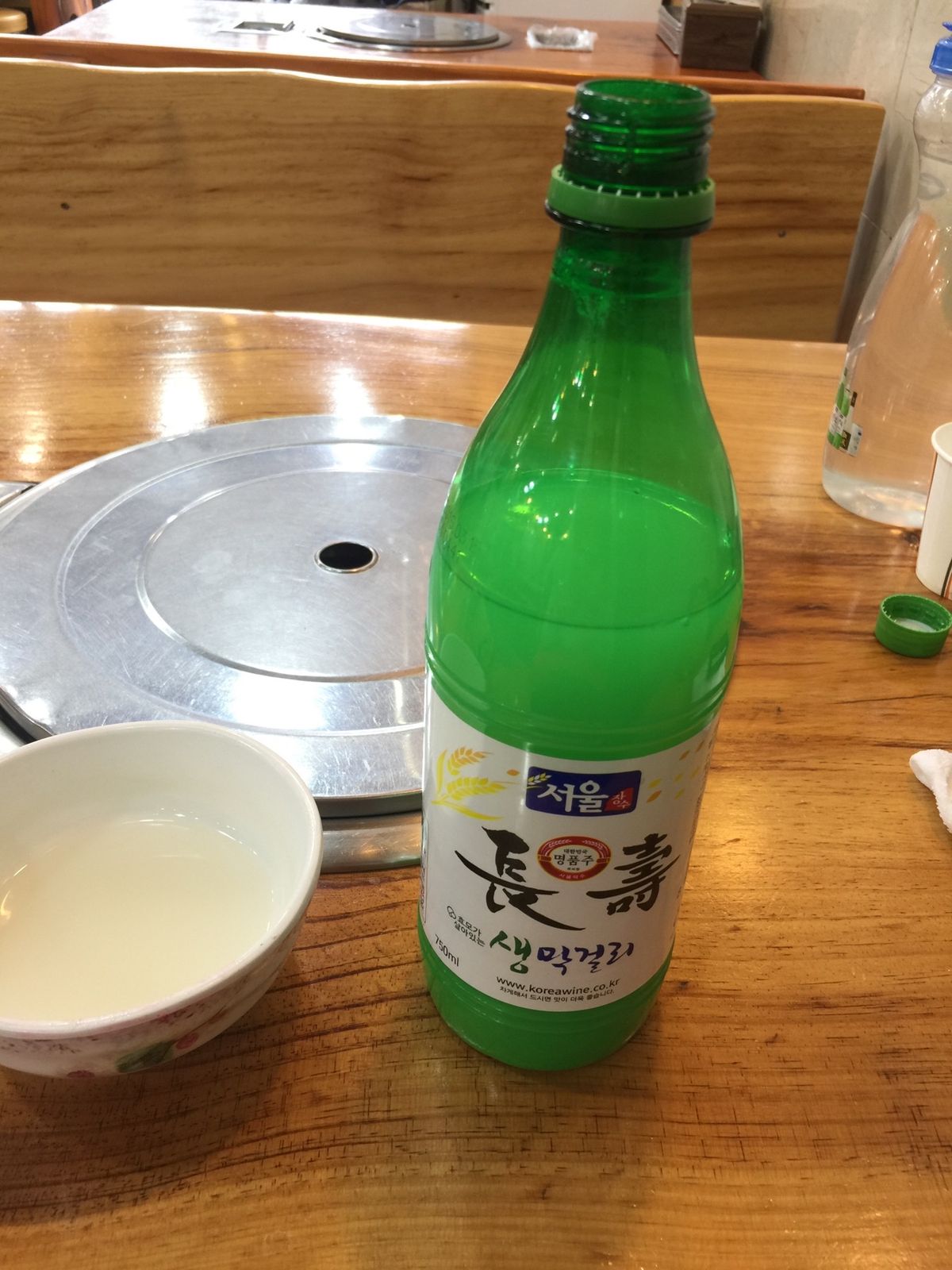 韓国料理ご飯。
1人でもマッコリは外せない。