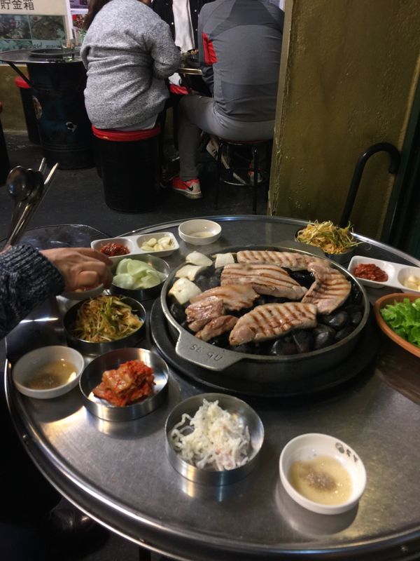 大韓民国 (韓国)・韓国ソウル「韓国旅行　ひとり」の写真：韓国料理　友人と。