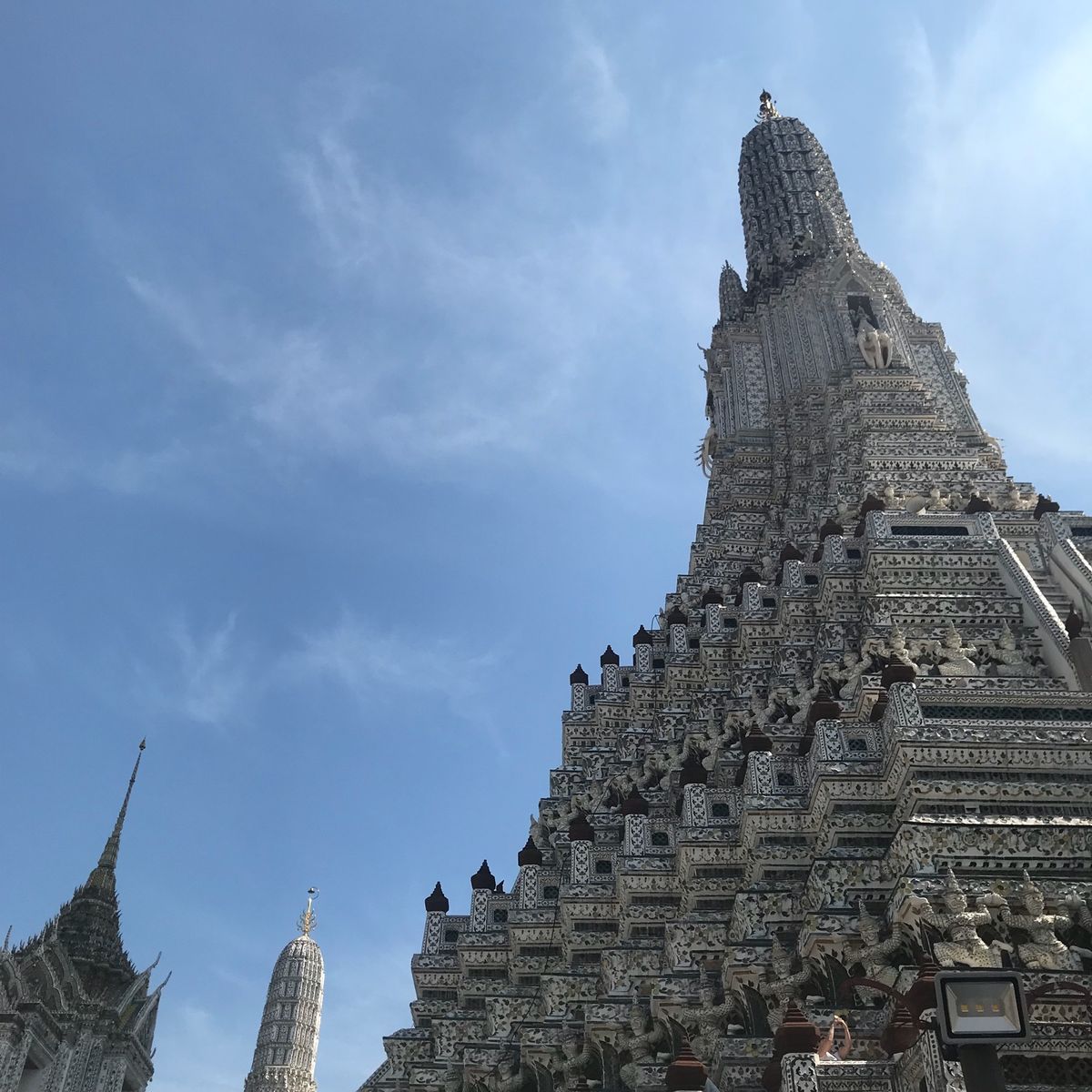 チェンマイ観光
↓
コムローイ参加
↓
アユタヤ観光
↓
バン...