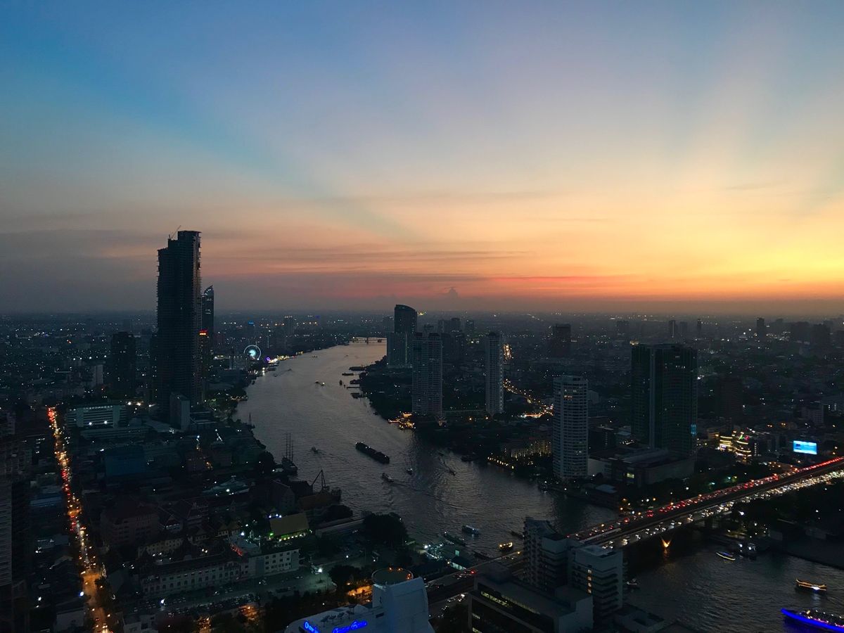 チェンマイ観光
↓
コムローイ参加
↓
アユタヤ観光
↓
バン...