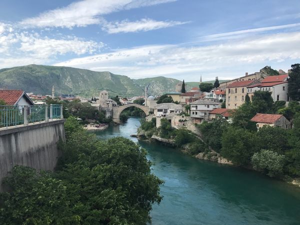 ボスニア・ヘルツェゴビナ・モスタール「新婚旅行04＠ボスニア・ヘルツェゴビナ」の写真：モスタールは川がキレイなところでした。
...