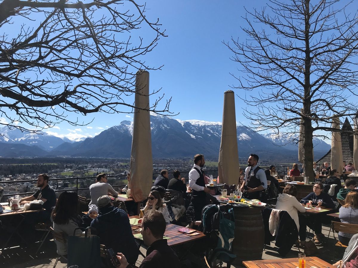 ホーエンザルツブルク城からの景色
ドイツアルプスも素敵✨