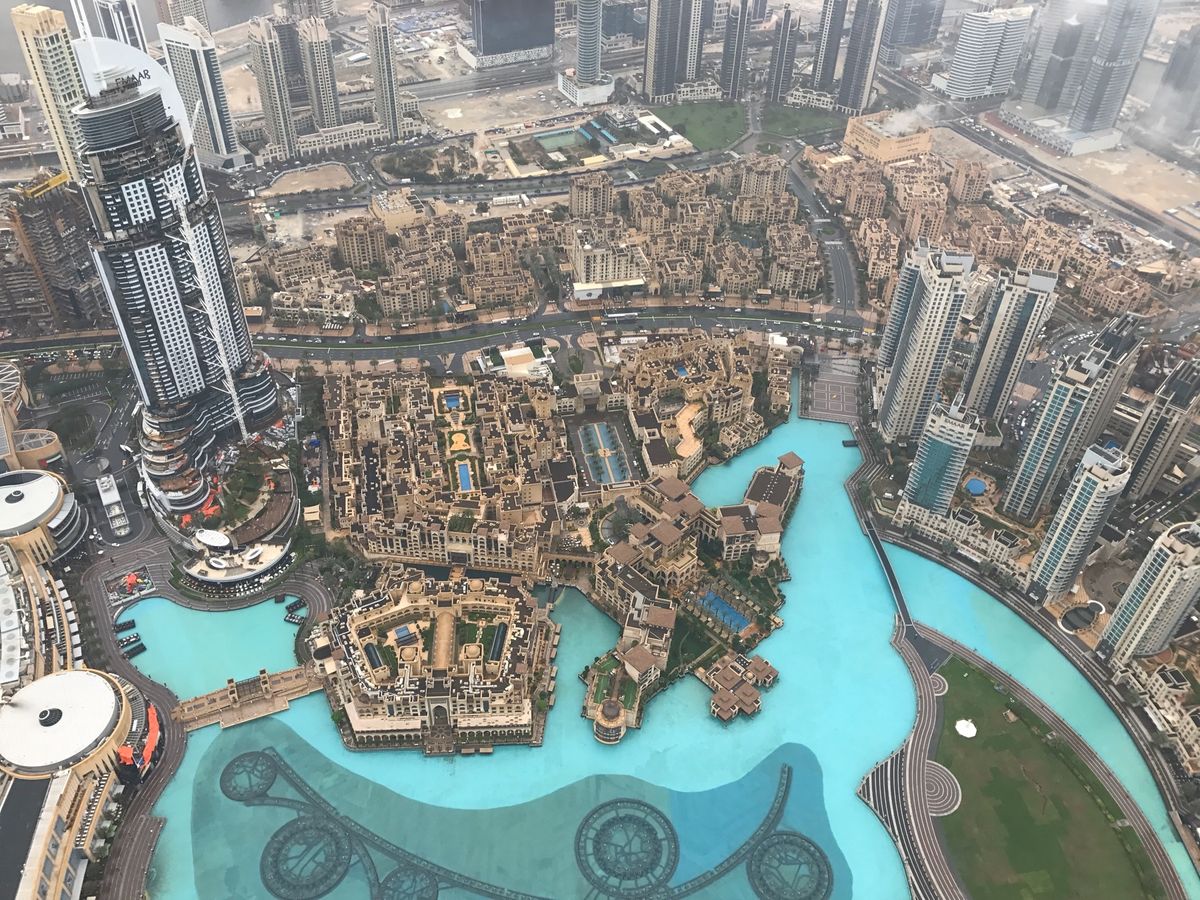 ドバイ旅。
ホテルアトランティスに泊まり、プールや町や砂漠を楽しんだ。お天...