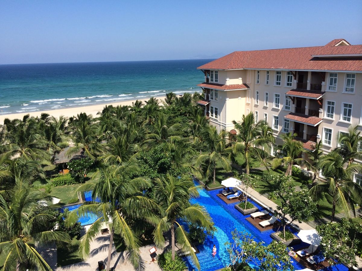 ダナンのホテルビンパールに宿泊。
世界遺産の街、ホイアンでの雑貨巡りは特に...