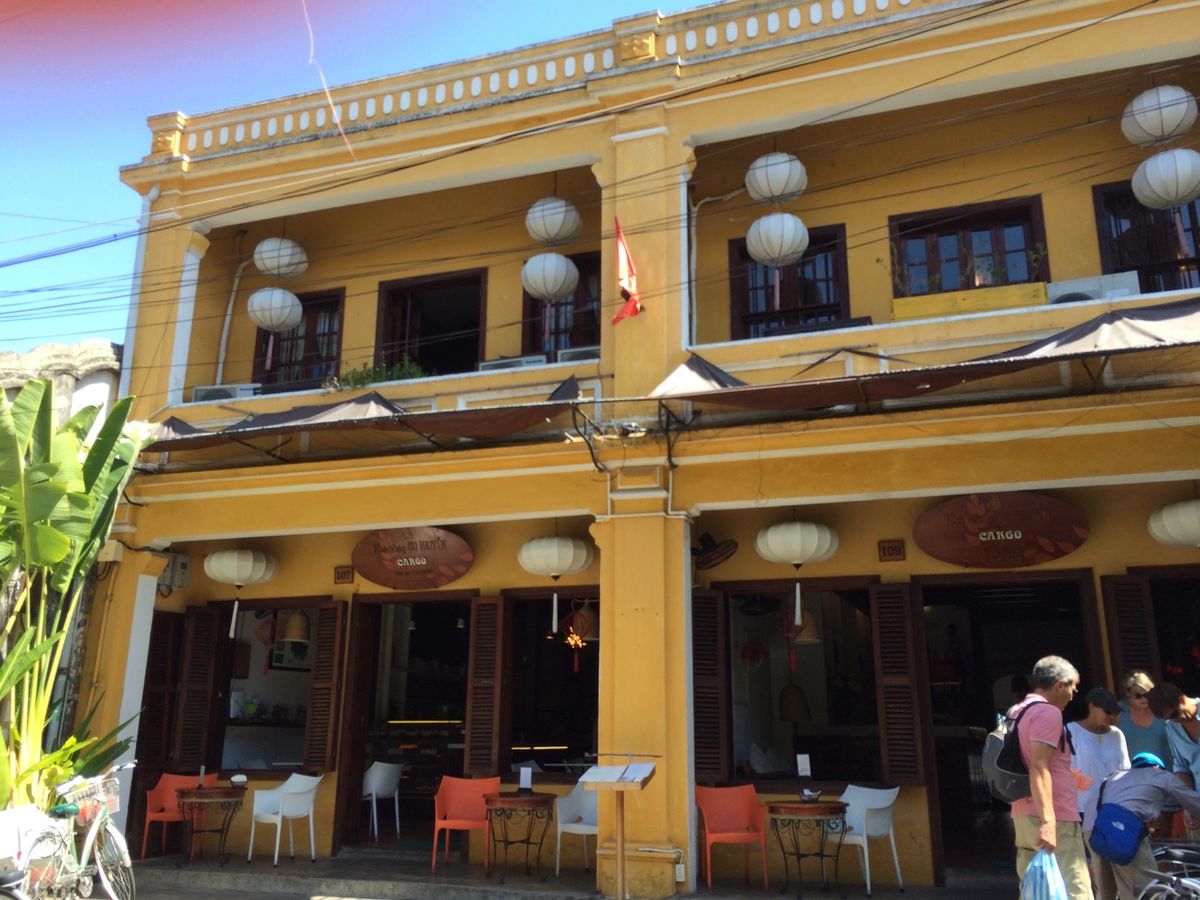 ダナンのホテルビンパールに宿泊。
世界遺産の街、ホイアンでの雑貨巡りは特に...