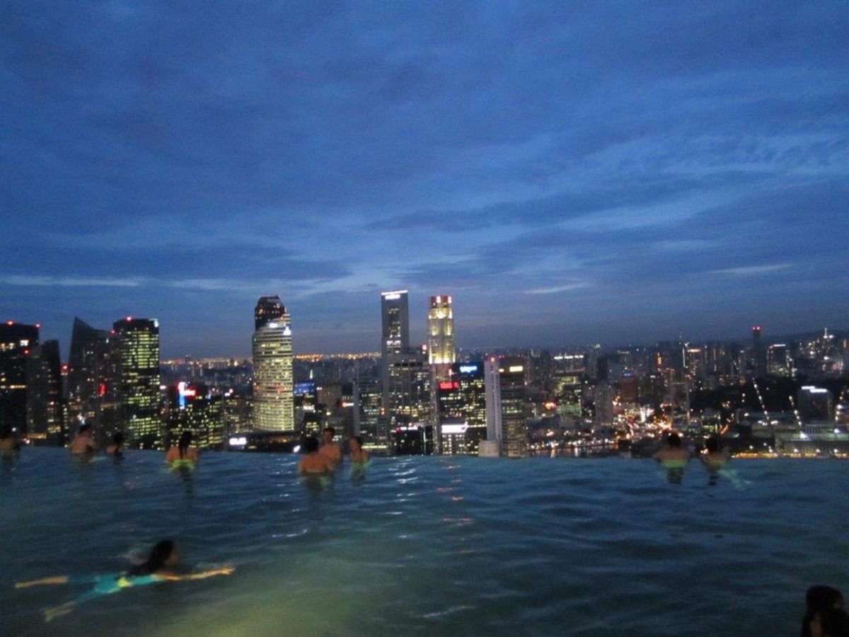 香港はディズニーとオープントップバス
シンガポールは、マリーナベイサンスに...