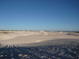 雪かと思うくらい白い砂が広がるランセリン。in WA
サンドボーディングし...
