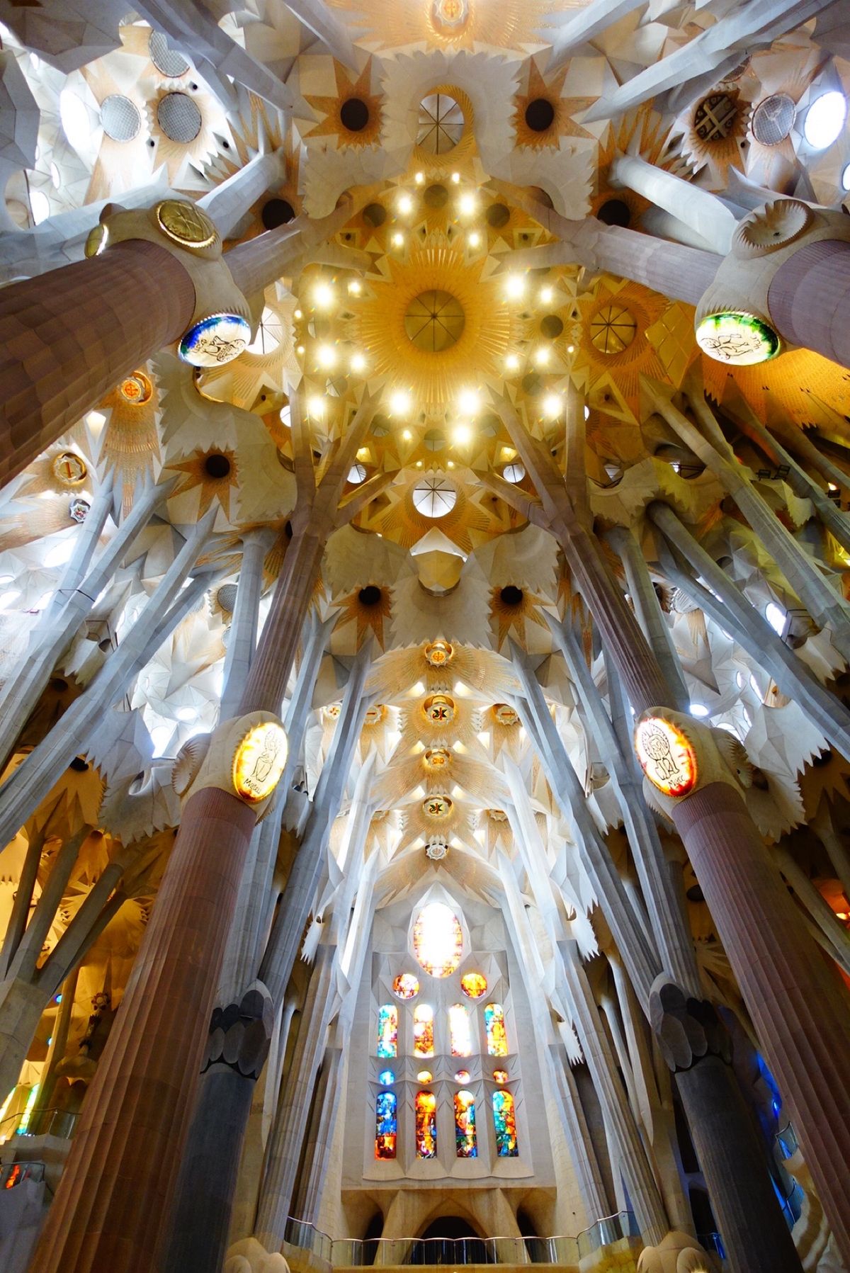 サグラダファミリアを満喫する旅。
ついでに他のガウディ建築も。
人も優しく...