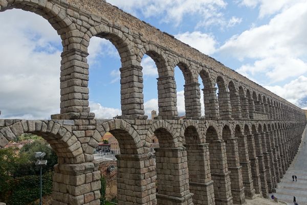 スペイン・バルセロナ「スペイン🇪🇸」の写真：ショートトリップ編
セゴビアの水道橋
ダ...