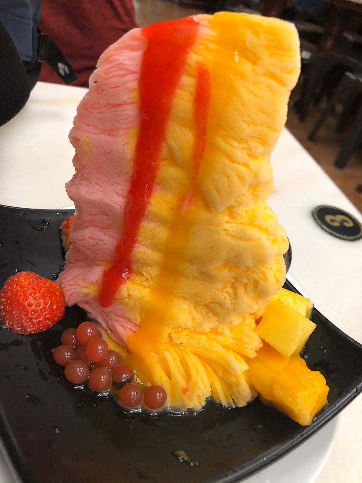 チャイナタウンにて。かき氷とはちょっと違うふわふわした冷たいスノーアイス。...