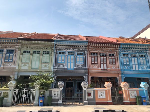 シンガポール「シンガポール旅」の写真：カトン地区のカラフルな建物と名物のカトン...