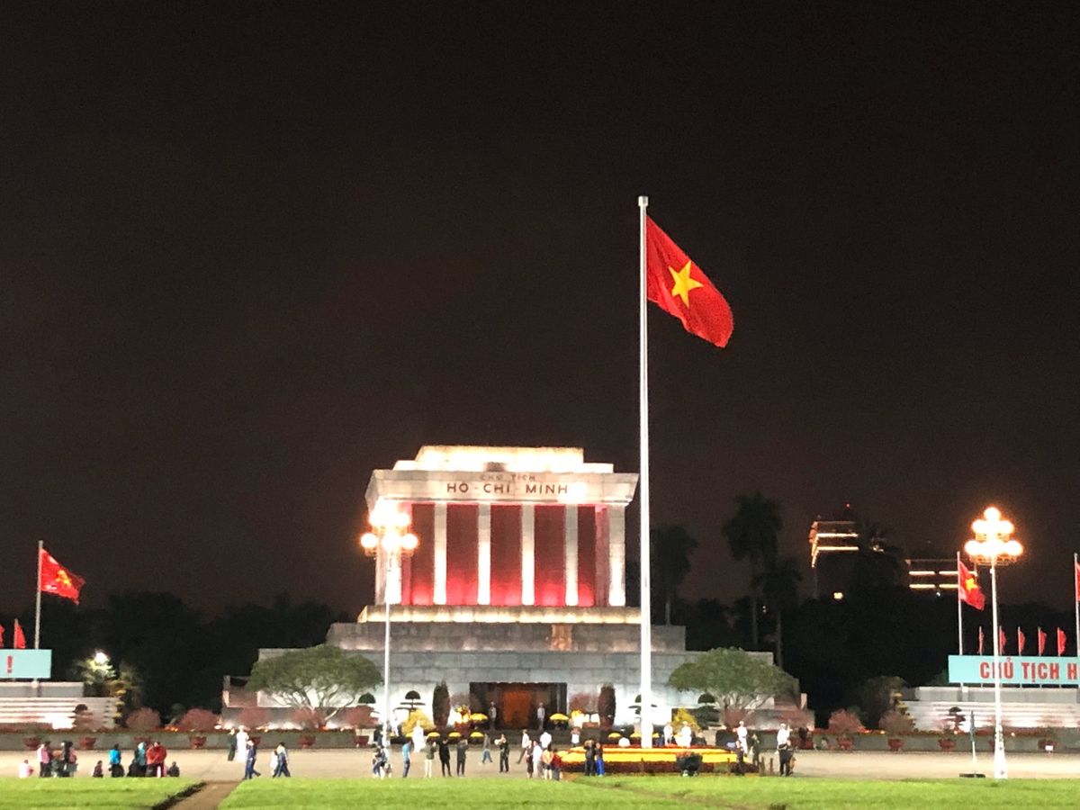 ベトナム建国の父、ホーチミンさんが眠るホーチミン廟です。首都ハノイにあります。