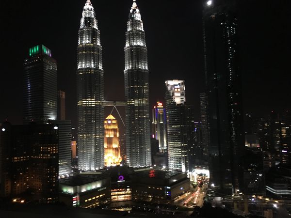 マレーシア・クアラルンプール「初マレーシア」の写真：深夜、夕暮、早朝、昼間の顔。
マレーシア...