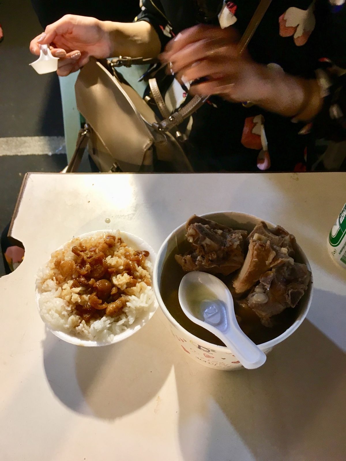 一日一軒、魯肉飯（ルーローハン）。
Ｂ級グルメ大好きだと思ってたけど、人生...