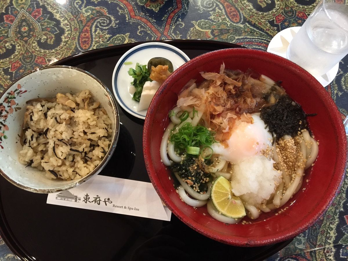 レトロです。潮カツオうどんが絶品‼️