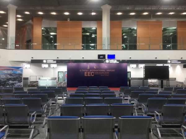 タイ・バンコク「関空壊れたタイ旅行」の写真：パタヤ、ウタパオ空港
軍の施設だったので...