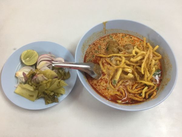 タイ・バンコク「関空壊れたタイ旅行」の写真：麺料理、カオソーイ、ナムギャオ、クワイジャップ