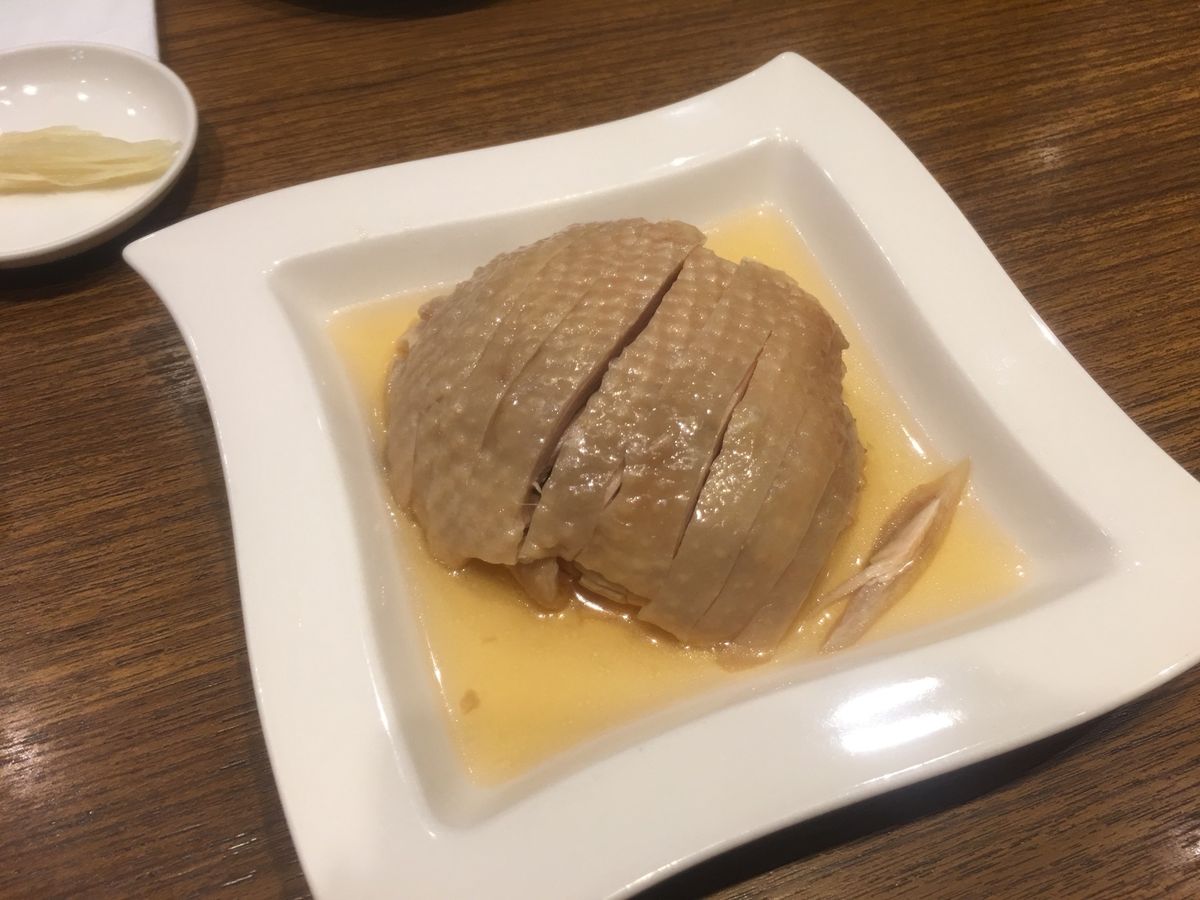 火鍋で有名な無老鍋と鼎泰豊
鼎泰豊は小籠包がぬるいんだよね…鶏肉の紹興酒漬...