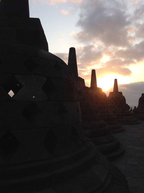 インドネシア・ジョグジャカルタ「ジョグジャカルタ」の写真：ボロブドゥール