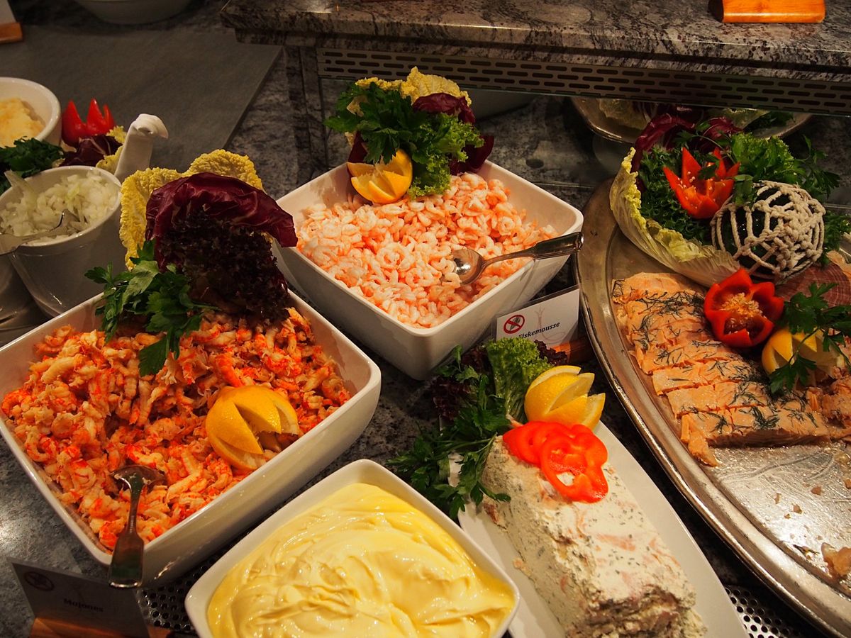 オスロから小さなプロペラ機と、それよりもっと小さいプロペラ機を乗り継いでた...