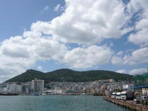 ヨングンサ。プサンからバスで1時間くらいだったかな？断崖絶壁にあるお寺。景...